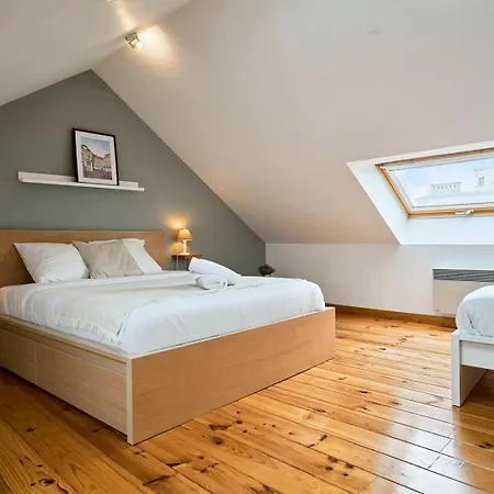 Hypercentre-2 Bedrooms Very Bright + Parking * Lille