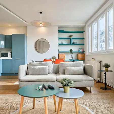 Apartment Hypercentre-2 Bedrooms Very Bright + Parking