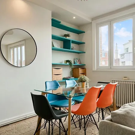 Hypercentre-2 Bedrooms Very Bright + Parking