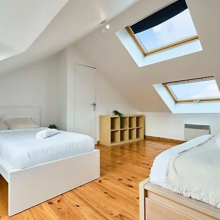 Hypercentre-2 Bedrooms Very Bright + Parking Apartamento